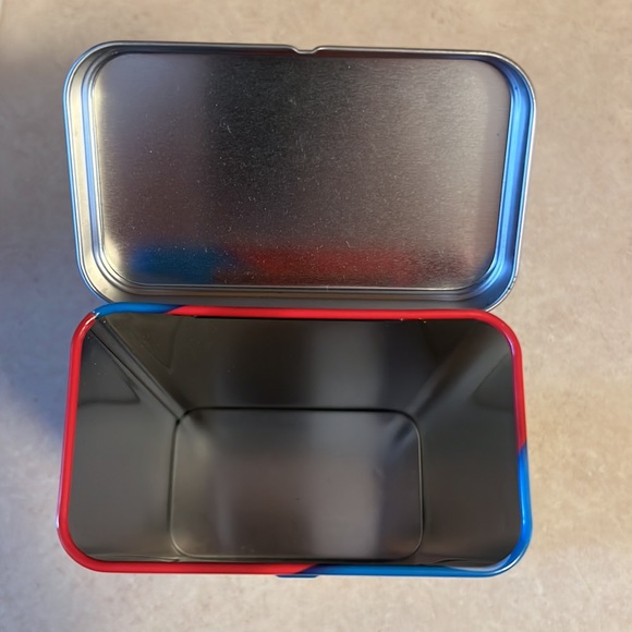 The Jetsons Collector's Rosie Tin Canister Limited Edition Electrasol - Picture 6 of 6